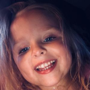 Meet your Posher, Emilee